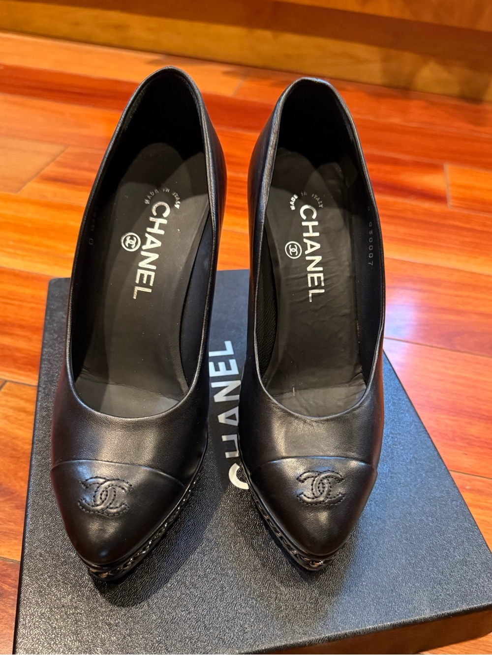 Chanel Black Leather Pump Heeled Shoe with Chain Accent